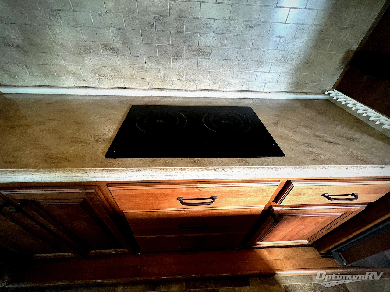 2017 Heartland Landmark Newport Photo 10