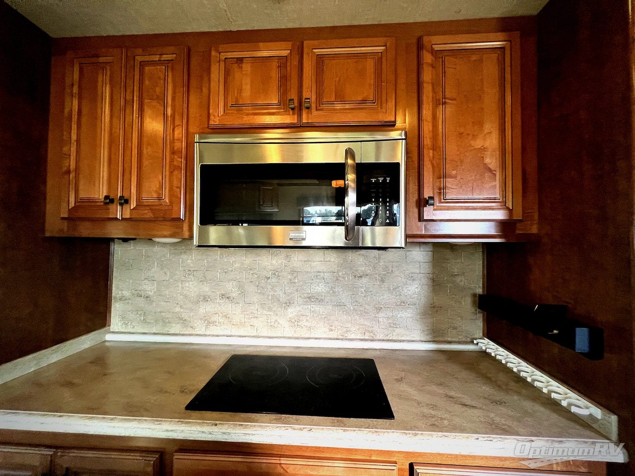 2017 Heartland Landmark Newport Photo 11