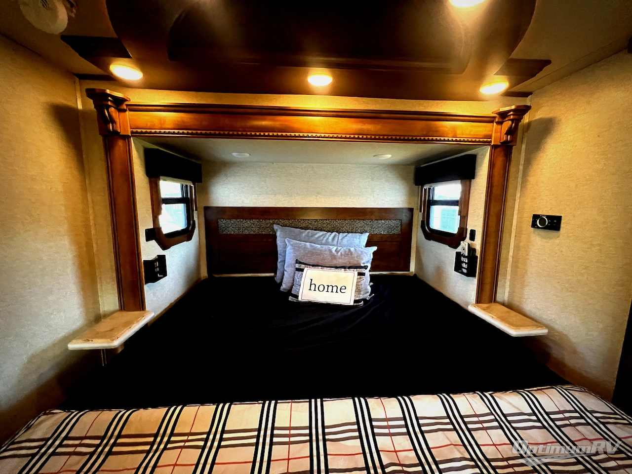 2017 Heartland Landmark Newport Photo 16