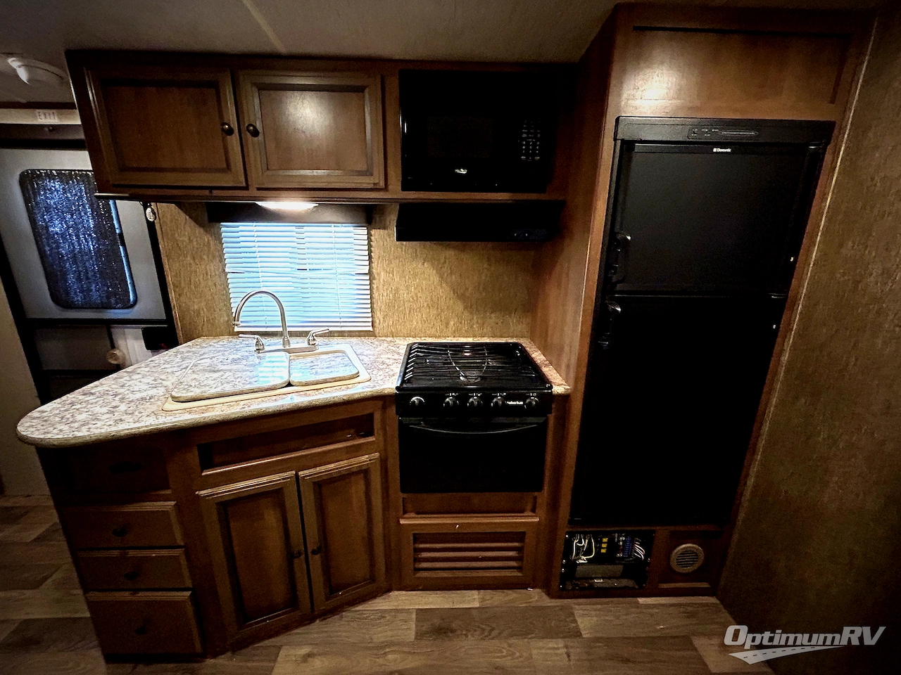 2016 Heartland Sundance XLT 312 BH Photo 6