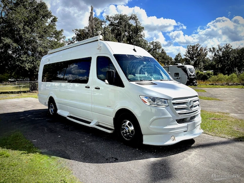 Used 2021 American Coach American Patriot MD2 Lounge Featured Photo