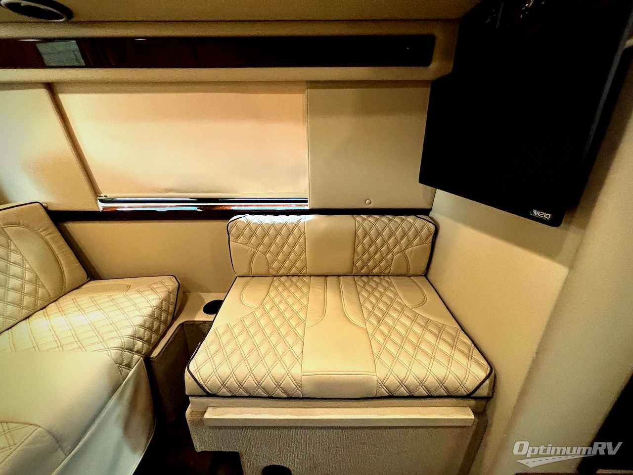 2021 American Coach American Patriot MD2 Lounge Photo 17