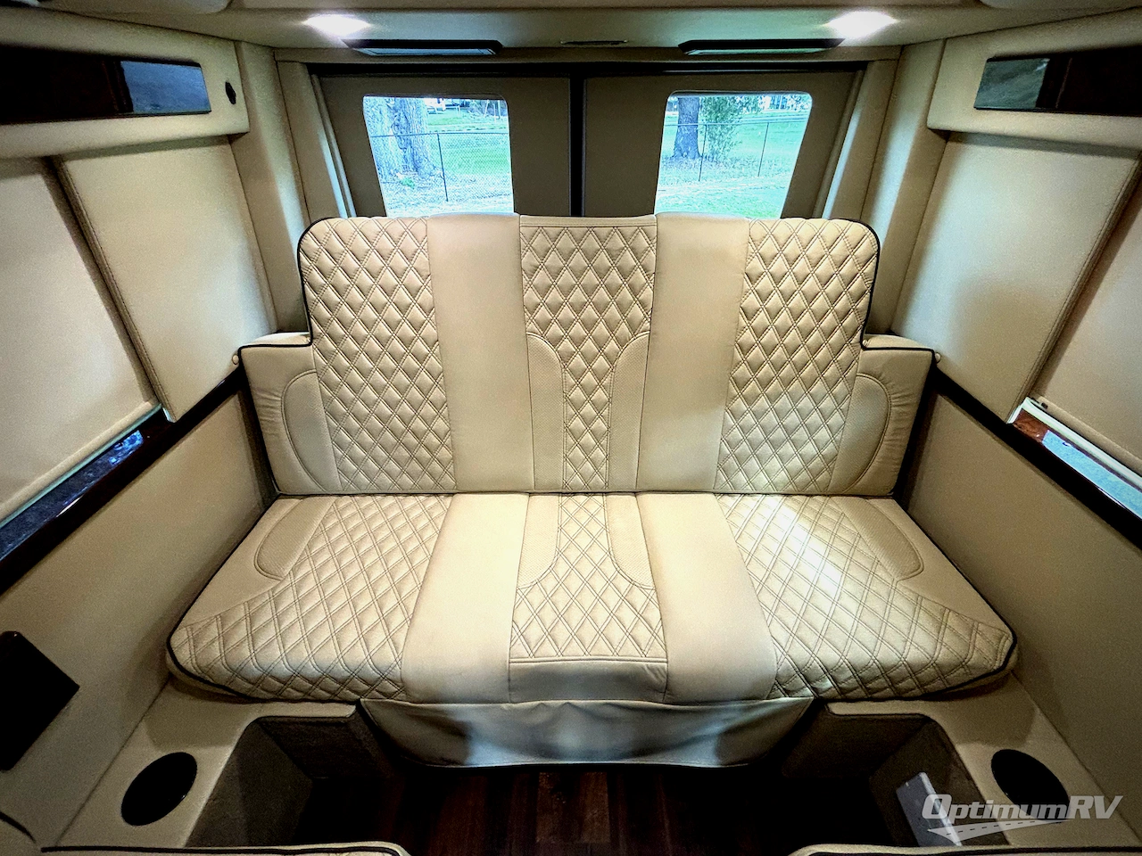 2021 American Coach American Patriot MD2 Lounge Photo 19