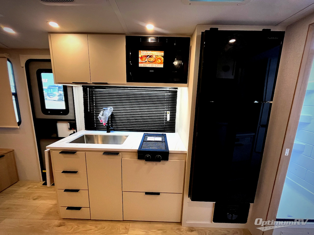 2026 Winnebago Micro Minnie 2108DS Photo 11
