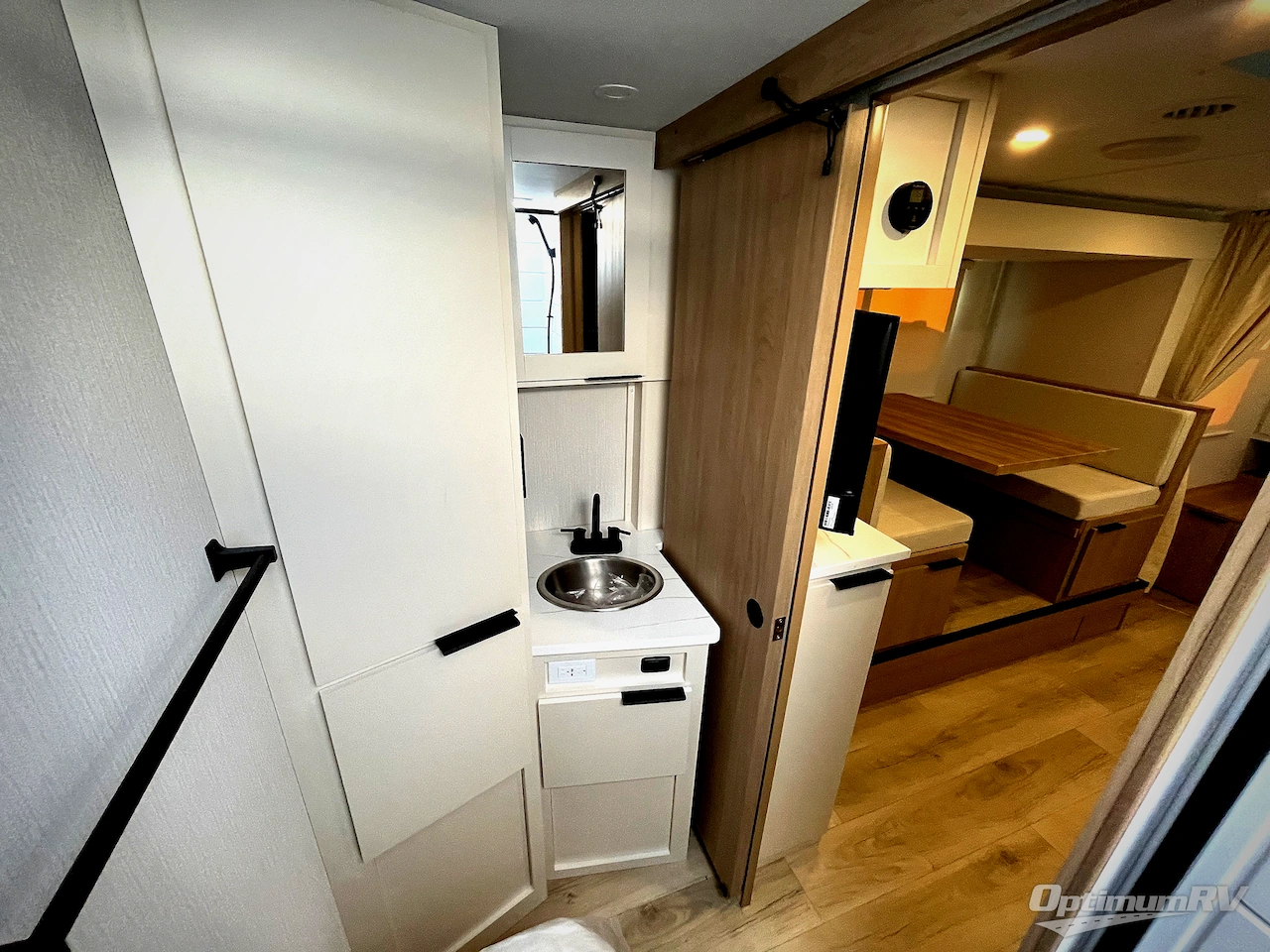 2026 Winnebago Micro Minnie 2108DS Photo 17