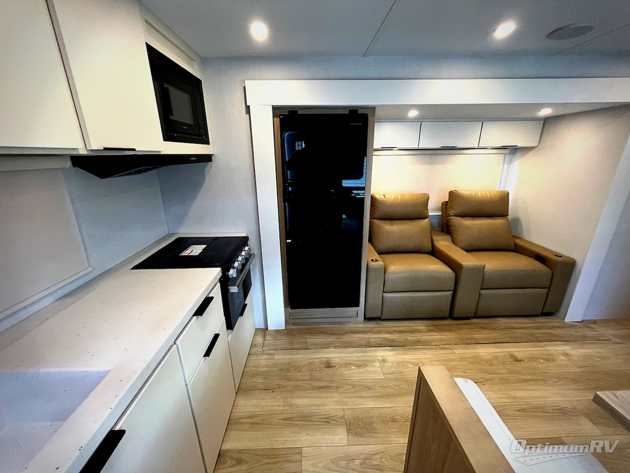 2026 Winnebago Thrive 24RKS Photo 4