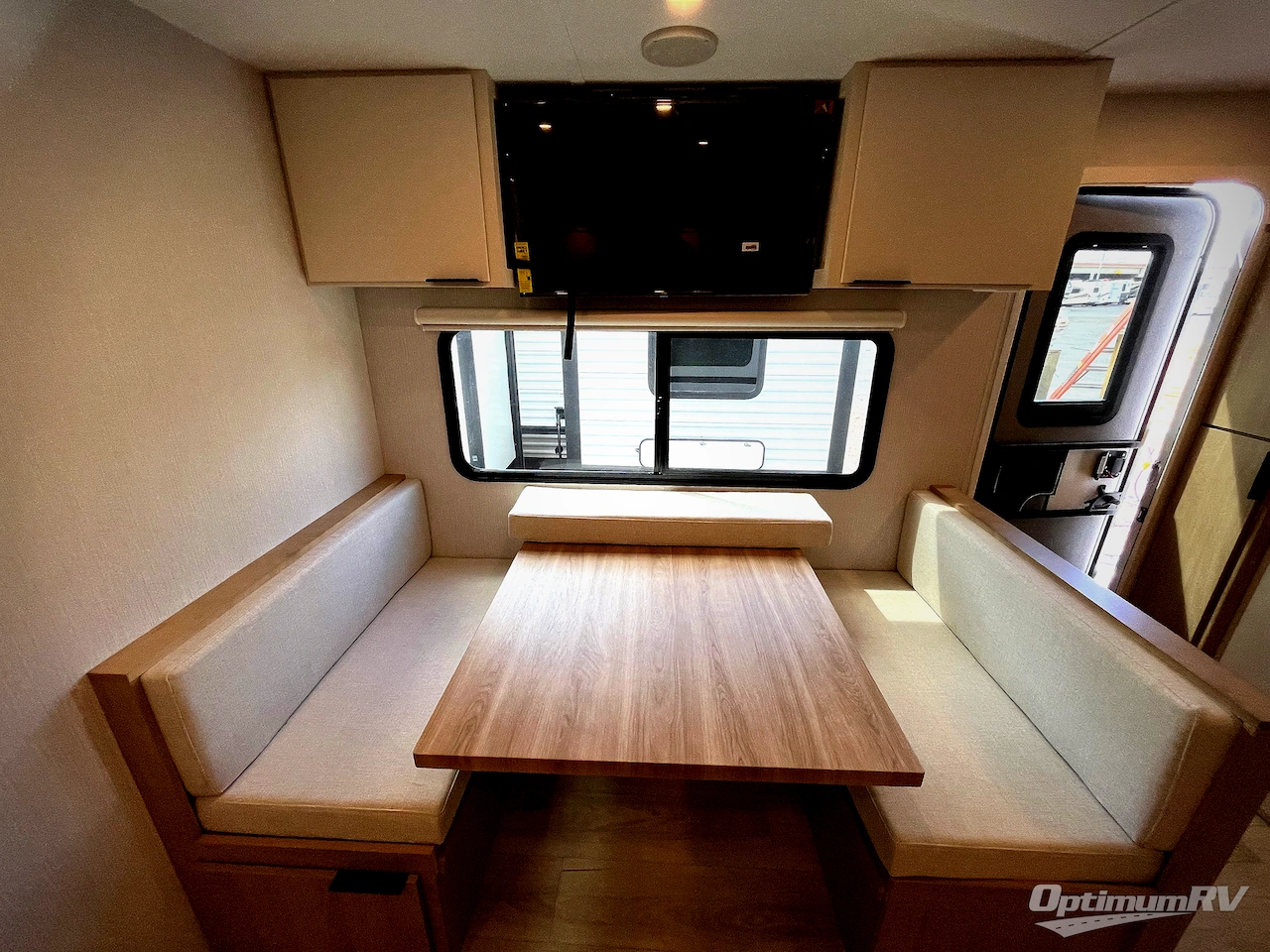 2026 Winnebago Thrive 24RKS Photo 10