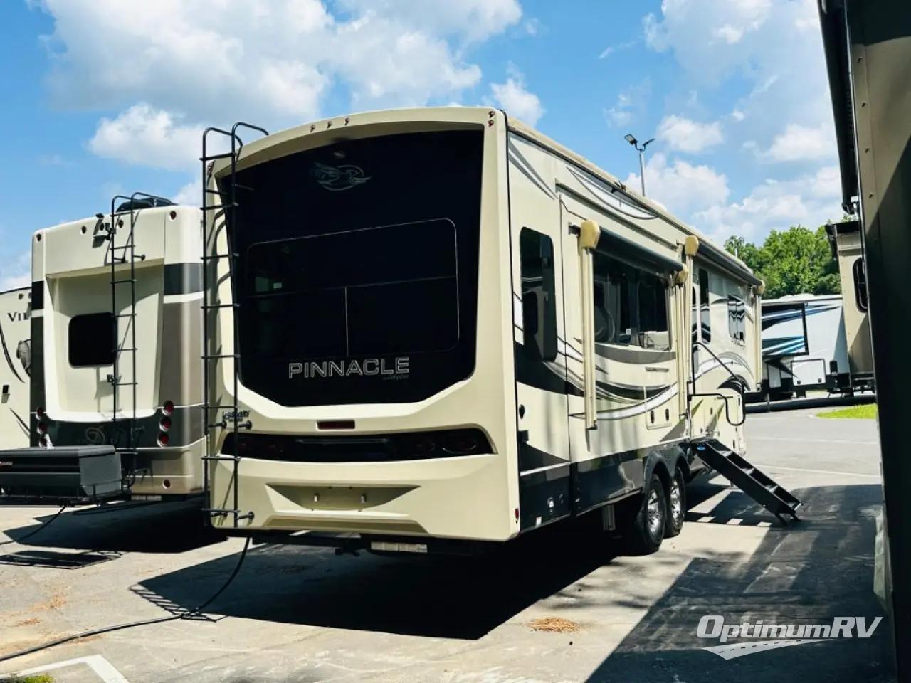 2022 Jayco Pinnacle 32RLTS Photo 2