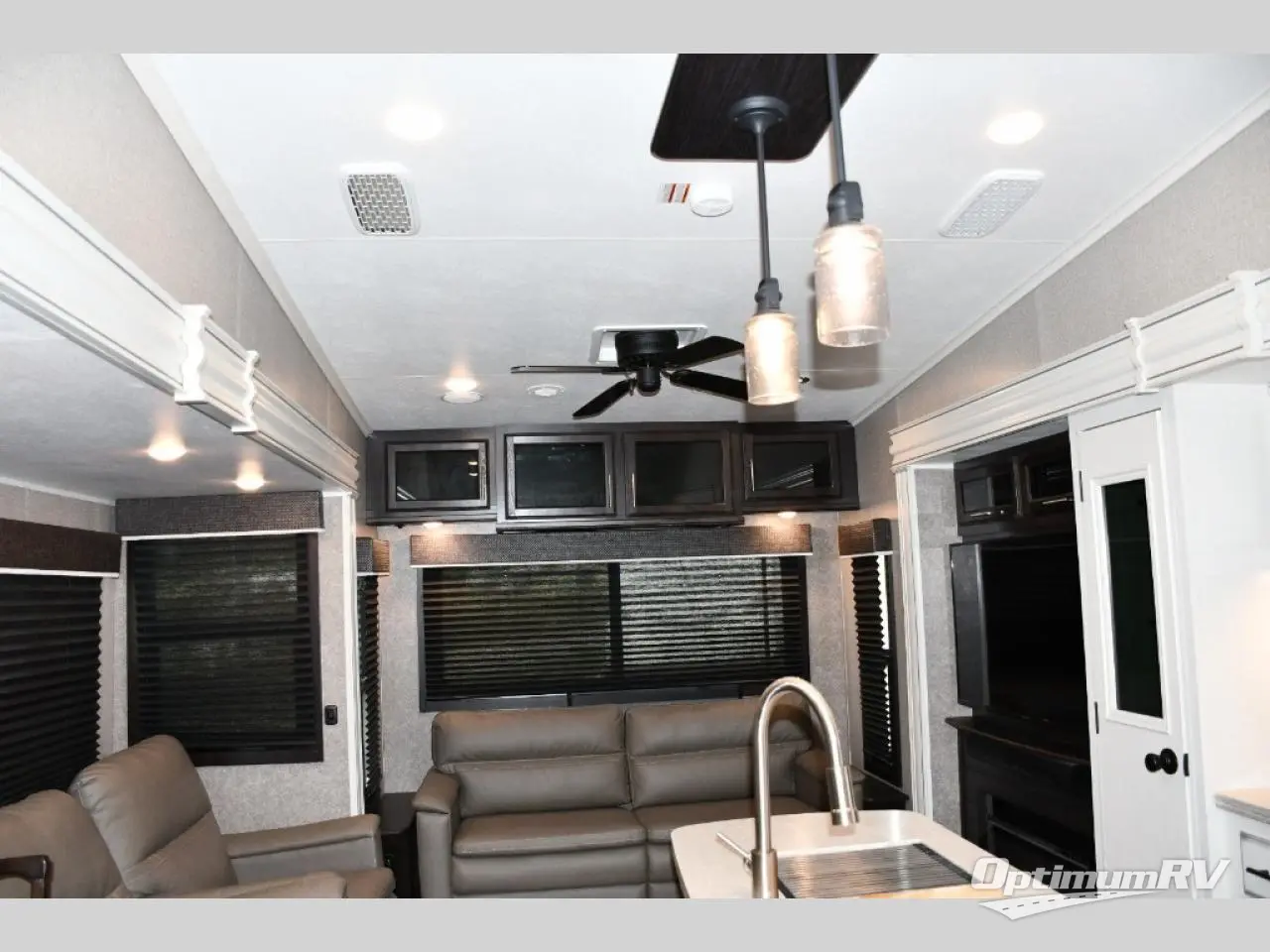 2019 Jayco Eagle 321RSTS Photo 5