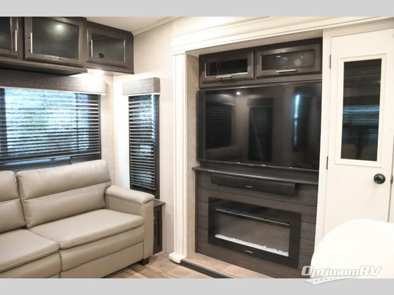 2019 Jayco Eagle 321RSTS Photo 12