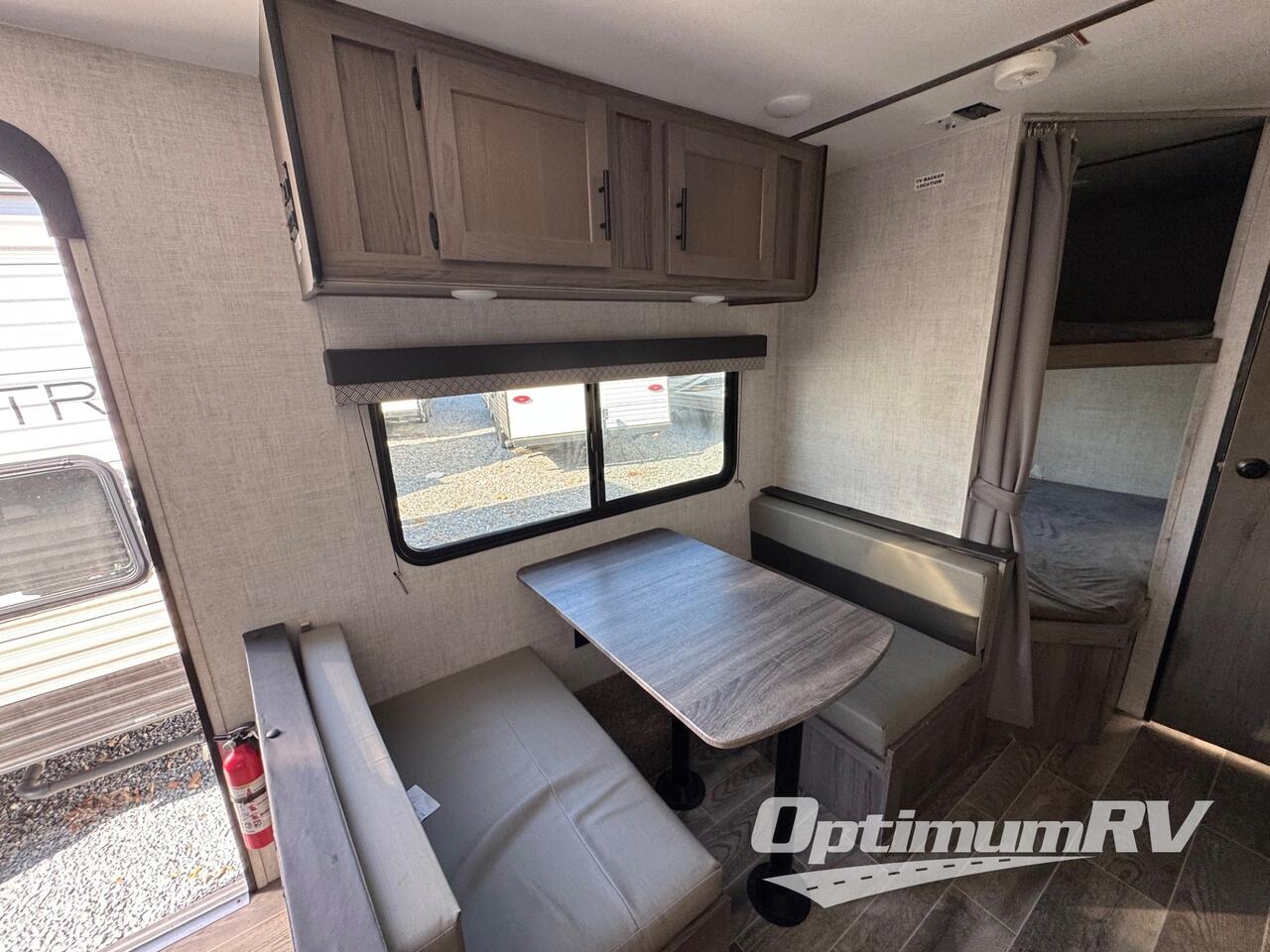 2022 Gulf Stream Kingsport Ultra Lite 248BH Photo 6