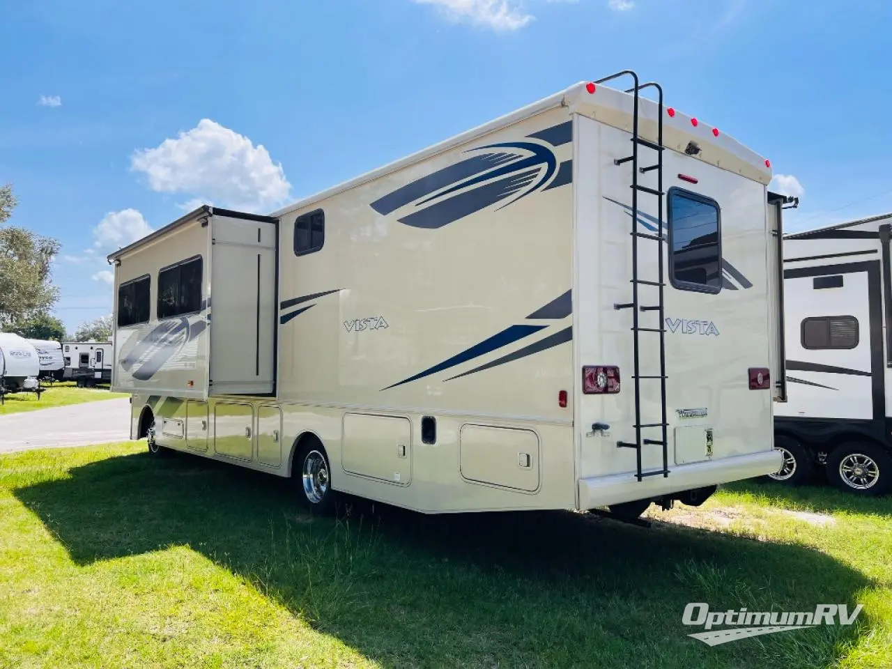 2018 Winnebago Vista 32YE Photo 2