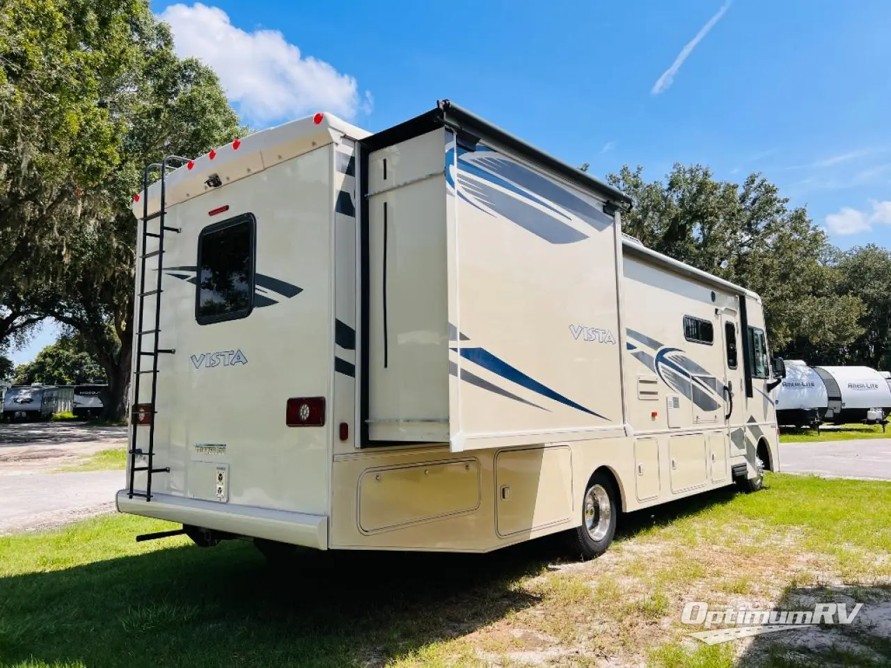 2018 Winnebago Vista 32YE Photo 3