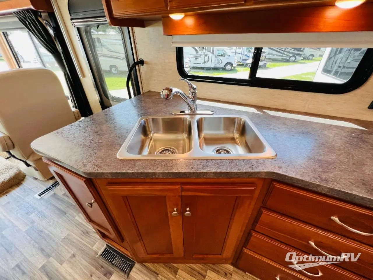 2018 Winnebago Vista 32YE Photo 11