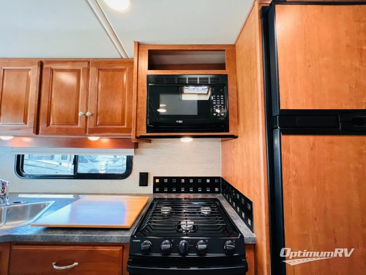 2018 Winnebago Vista 32YE Photo 13