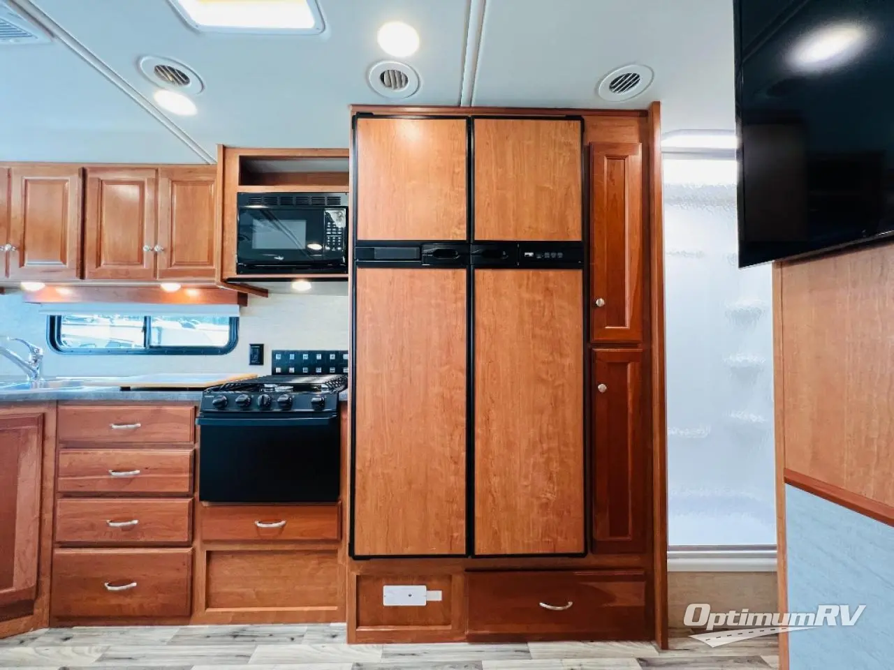 2018 Winnebago Vista 32YE Photo 14