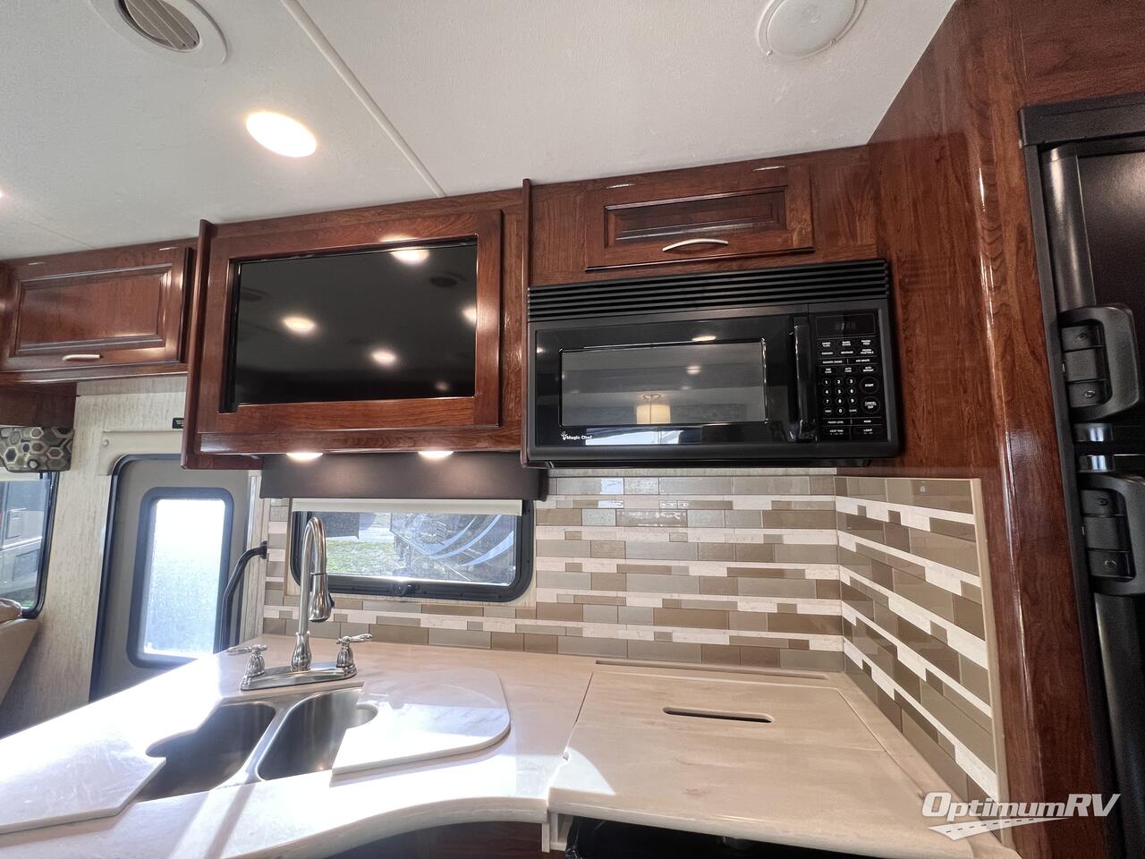 2020 Coachmen Mirada 34BHF Photo 15