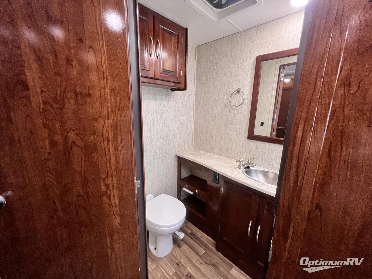 2020 Coachmen Mirada 34BHF Photo 21