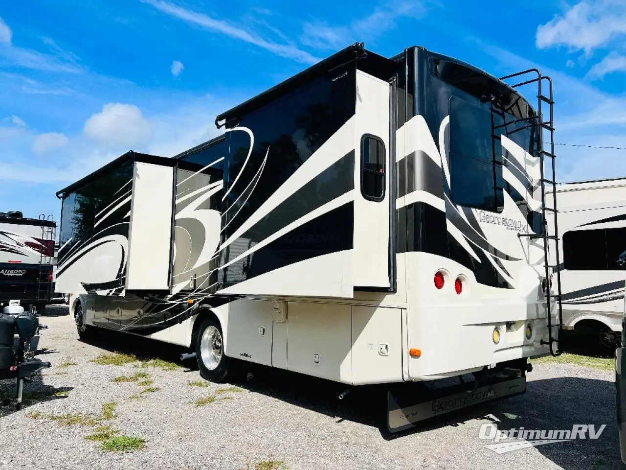 2016 Forest River Georgetown XL 378TS Photo 2