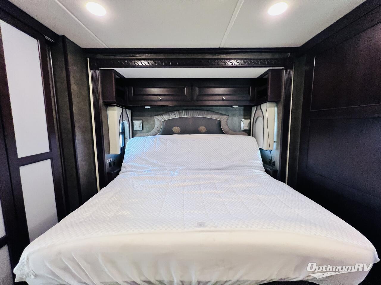 2016 Winnebago Adventurer 37F Photo 19