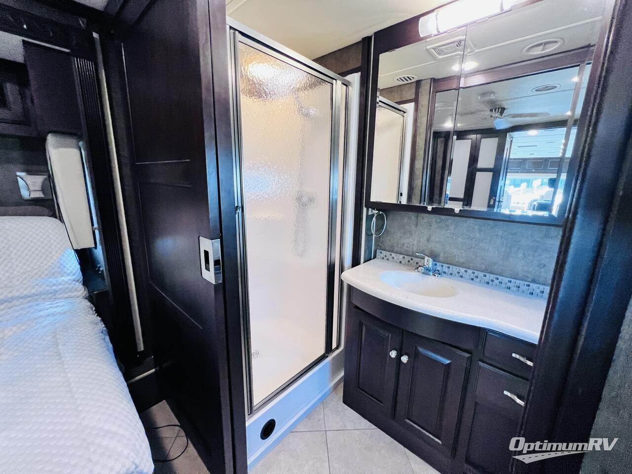 2016 Winnebago Adventurer 37F Photo 22