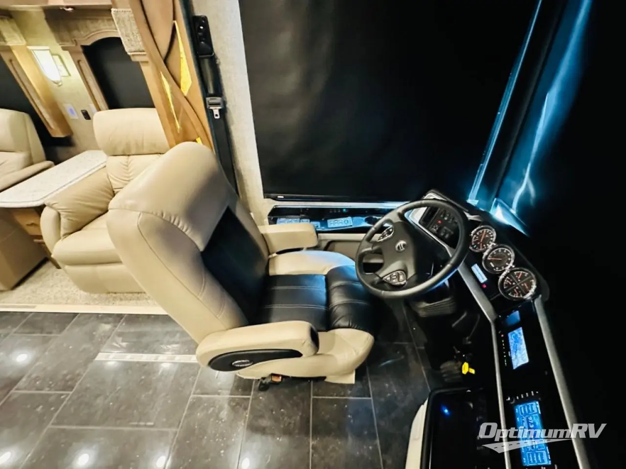 2019 Newmar ventana 4037