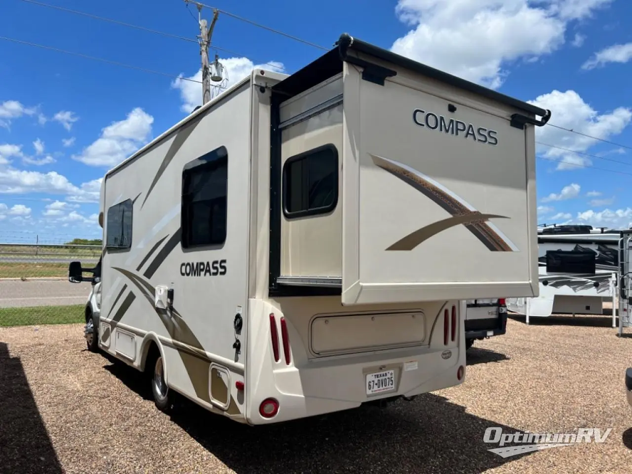 2017 Thor Compass 23TR Photo 3