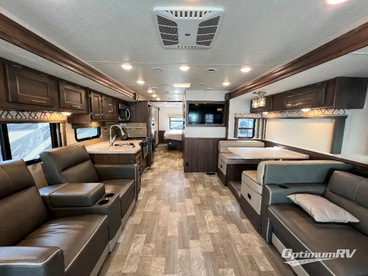 2020 Coachmen Mirada 35OS Photo 5