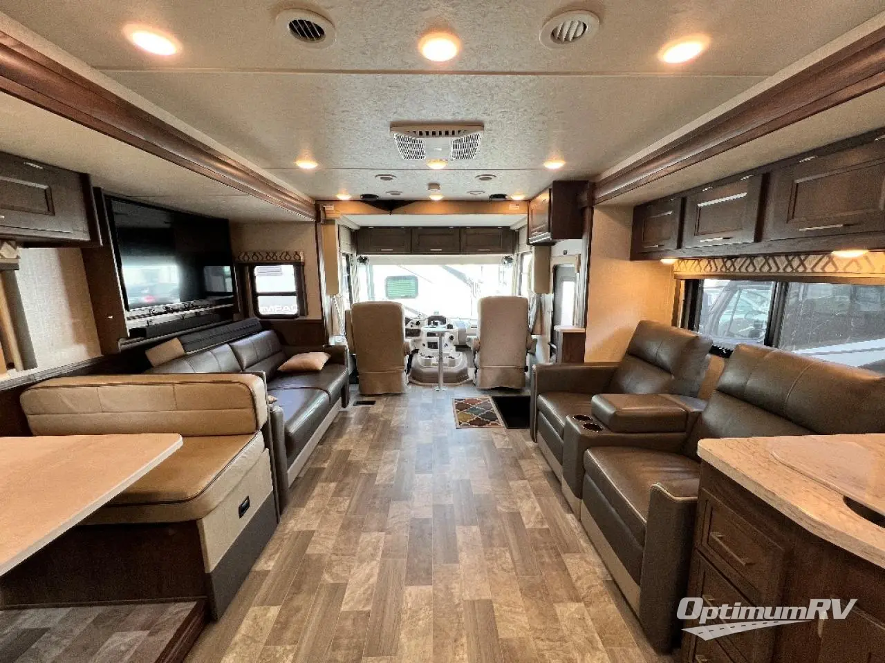 2020 Coachmen Mirada 35OS Photo 6