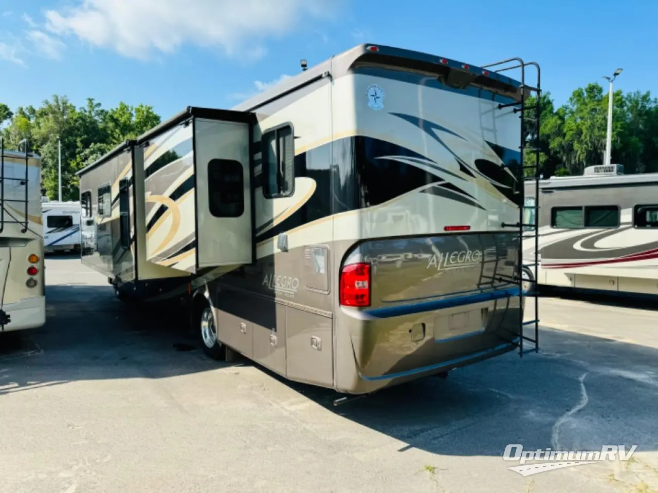 2013 Tiffin Allegro 36LA Photo 3