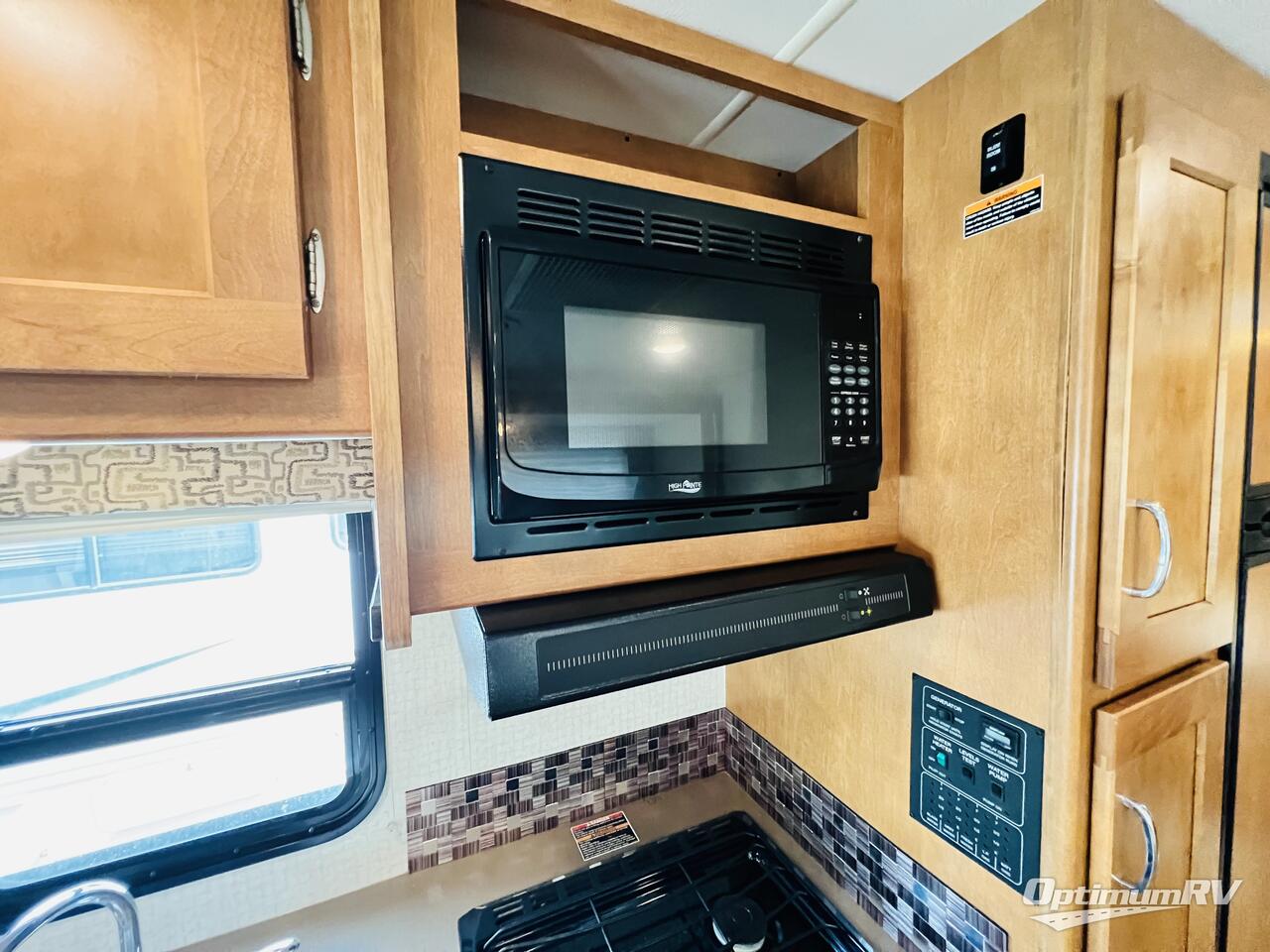 2018 Winnebago Minnie Winnie 31K Photo 11