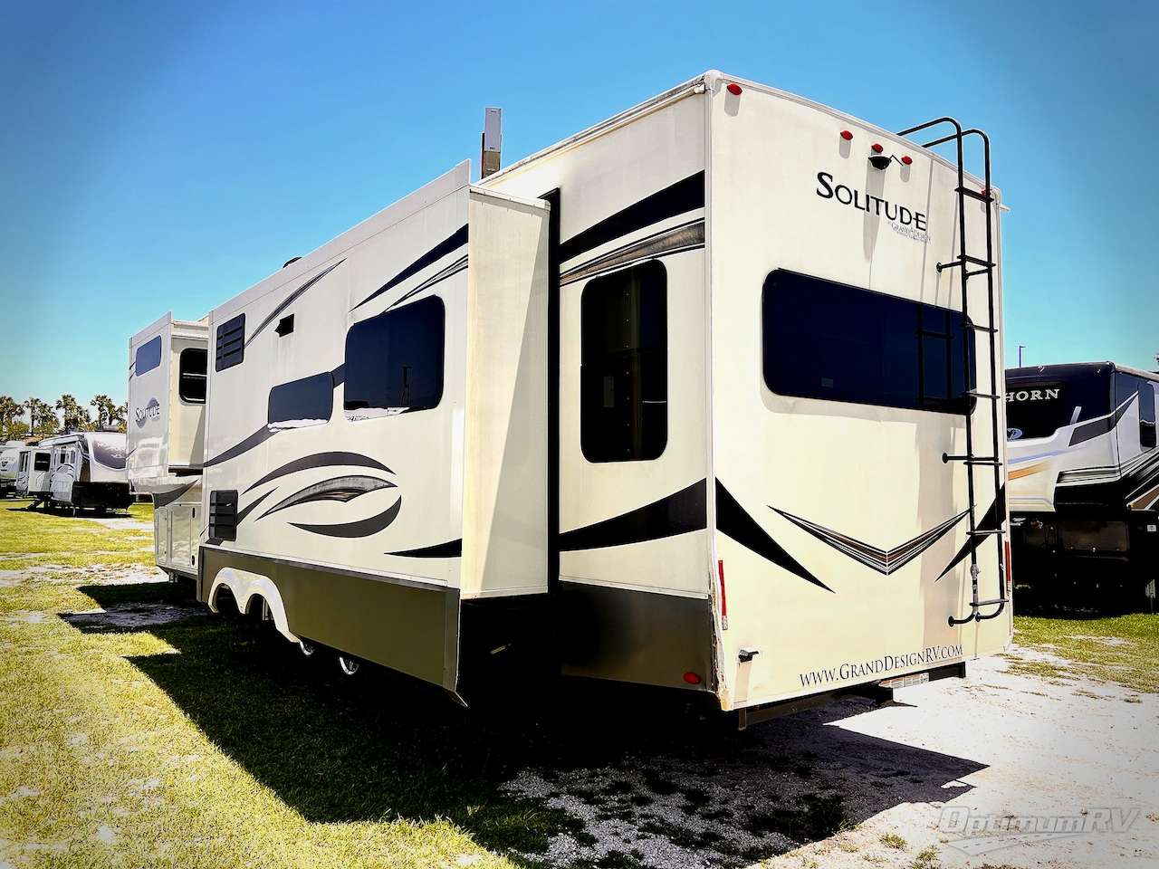 2021 Grand Design Solitude 373FB Photo 3