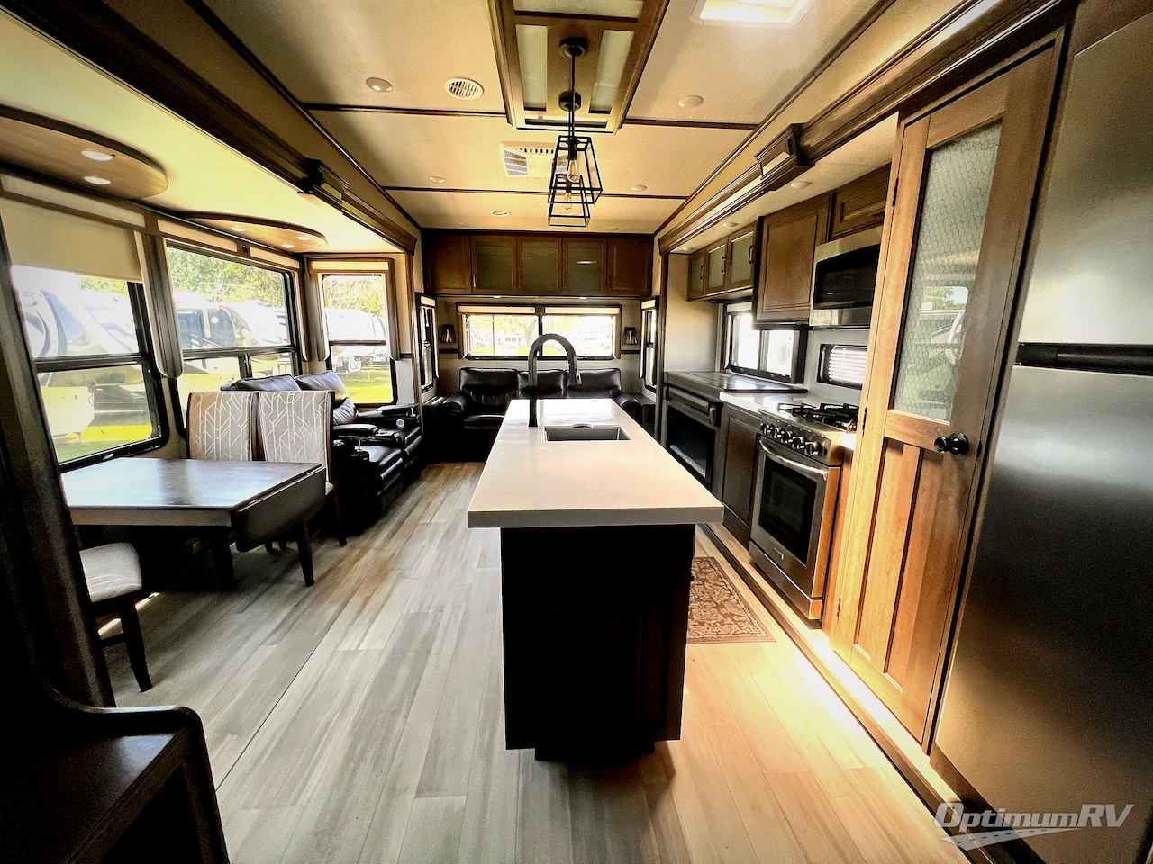 2021 Grand Design Solitude 373FB Photo 4