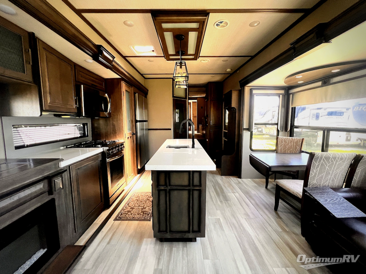 2021 Grand Design Solitude 373FB Photo 5