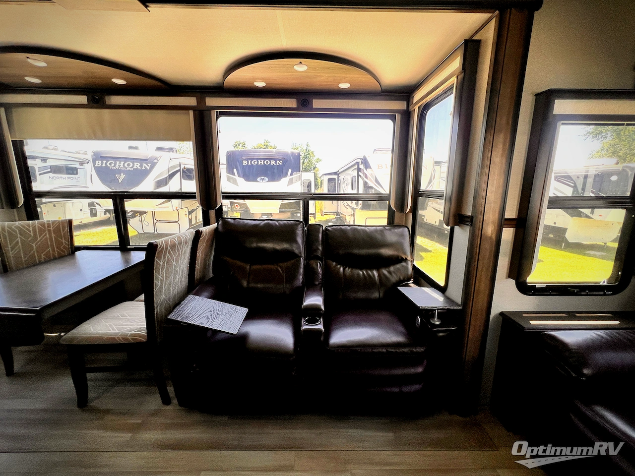 2021 Grand Design Solitude 373FB Photo 8