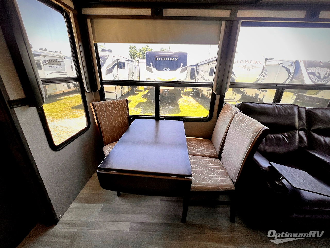 2021 Grand Design Solitude 373FB Photo 9