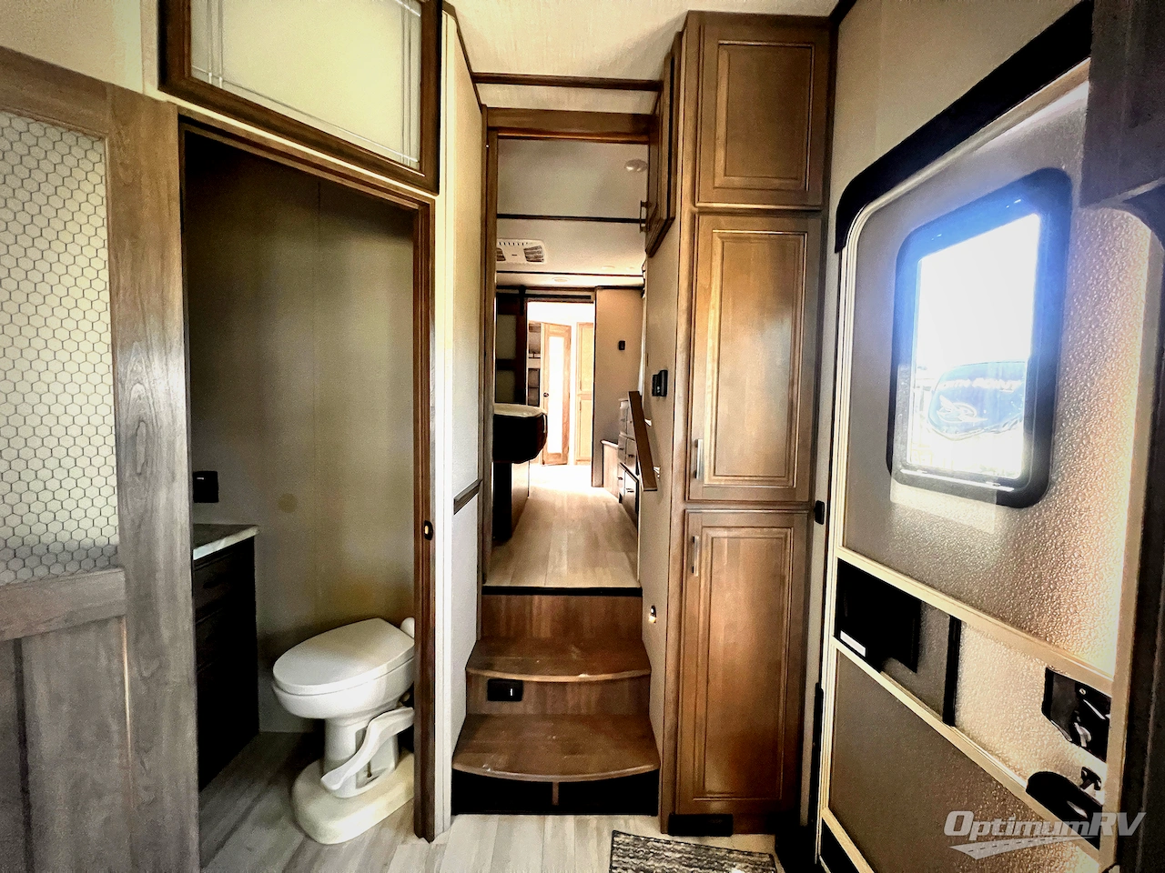 2021 Grand Design Solitude 373FB Photo 17
