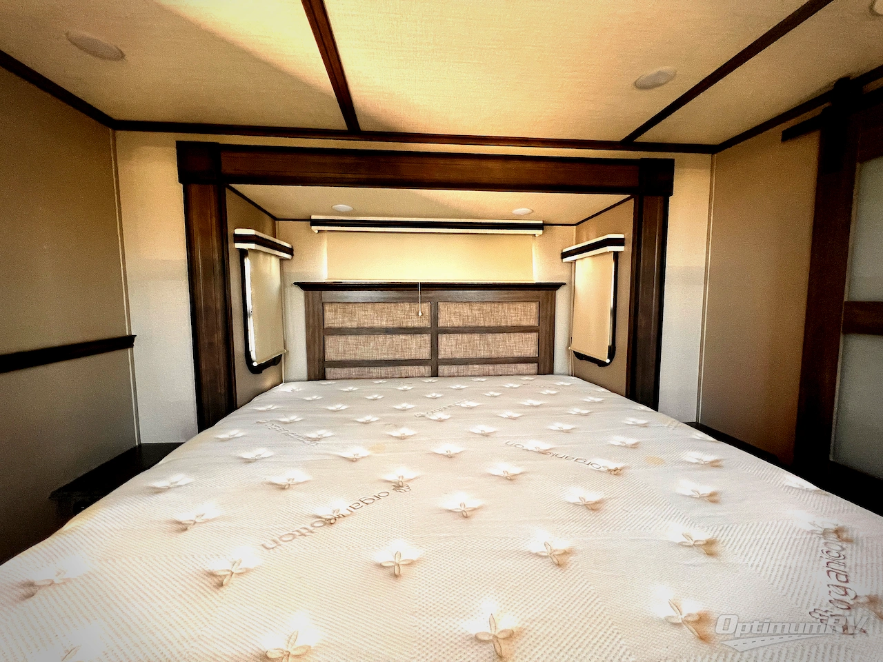2021 Grand Design Solitude 373FB Photo 19