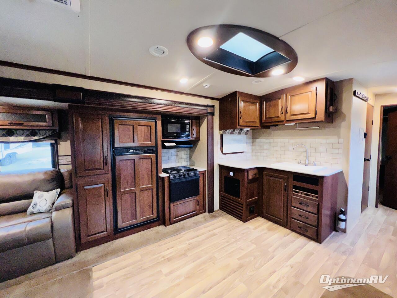 2015 Jayco Eagle 338RETS Photo 11