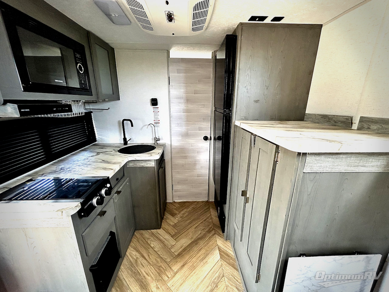 2023 Forest River Ozark 1530VBK Photo 7