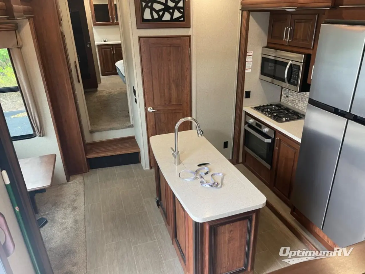 2019 Keystone alpine 3700FL Photo 5