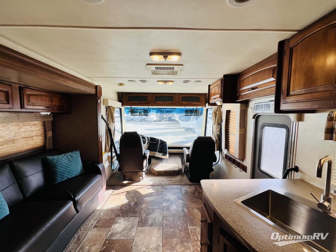 2014 Coachmen Mirada 34BH Photo 8