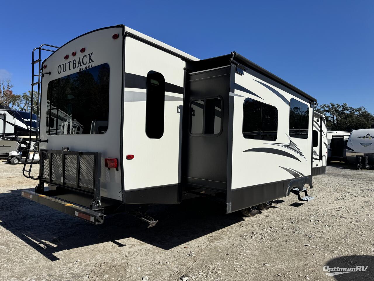 2018 Keystone Outback 328RL Photo 2