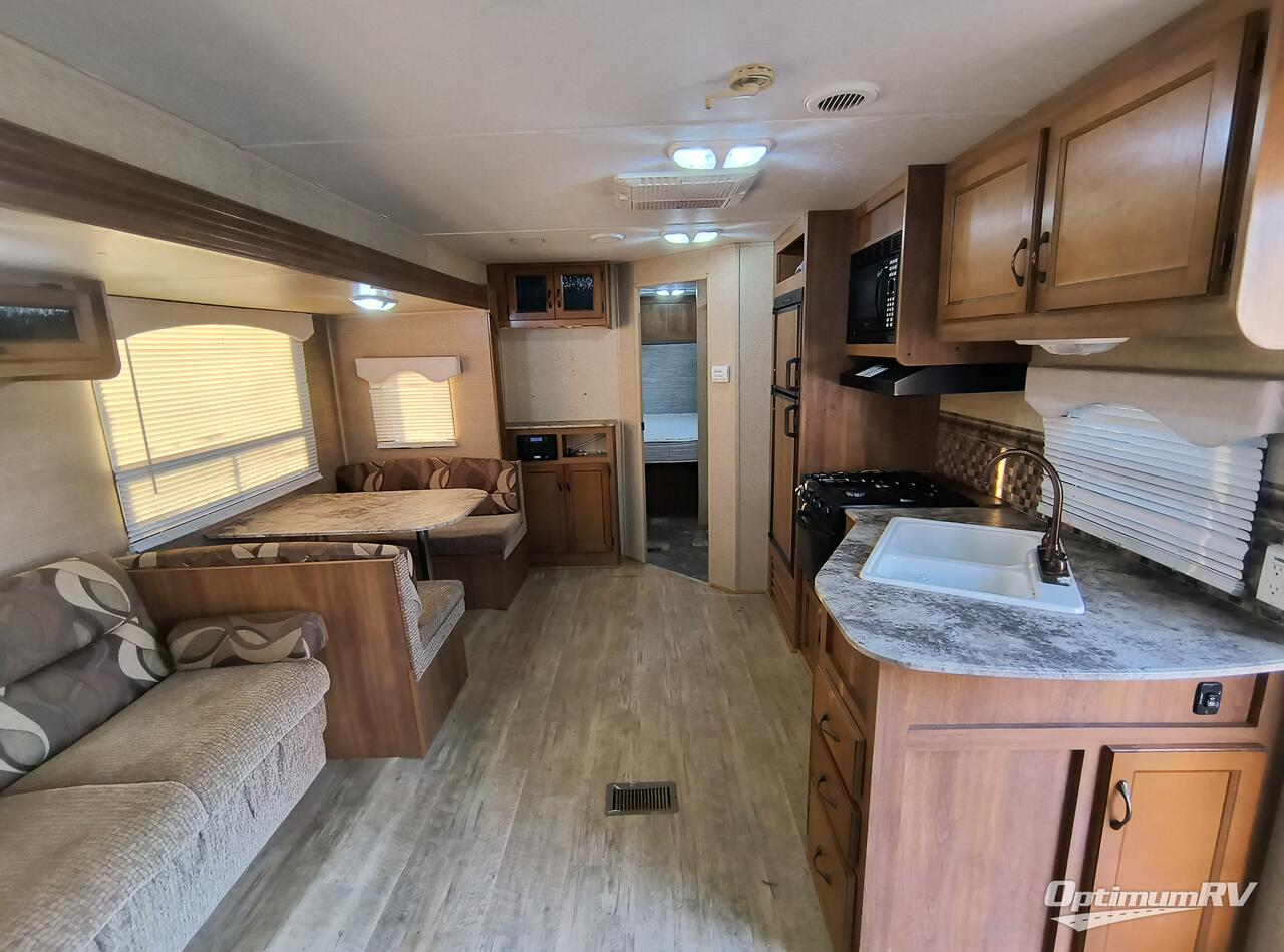 2015 Coachmen Catalina 263RLS Photo 3