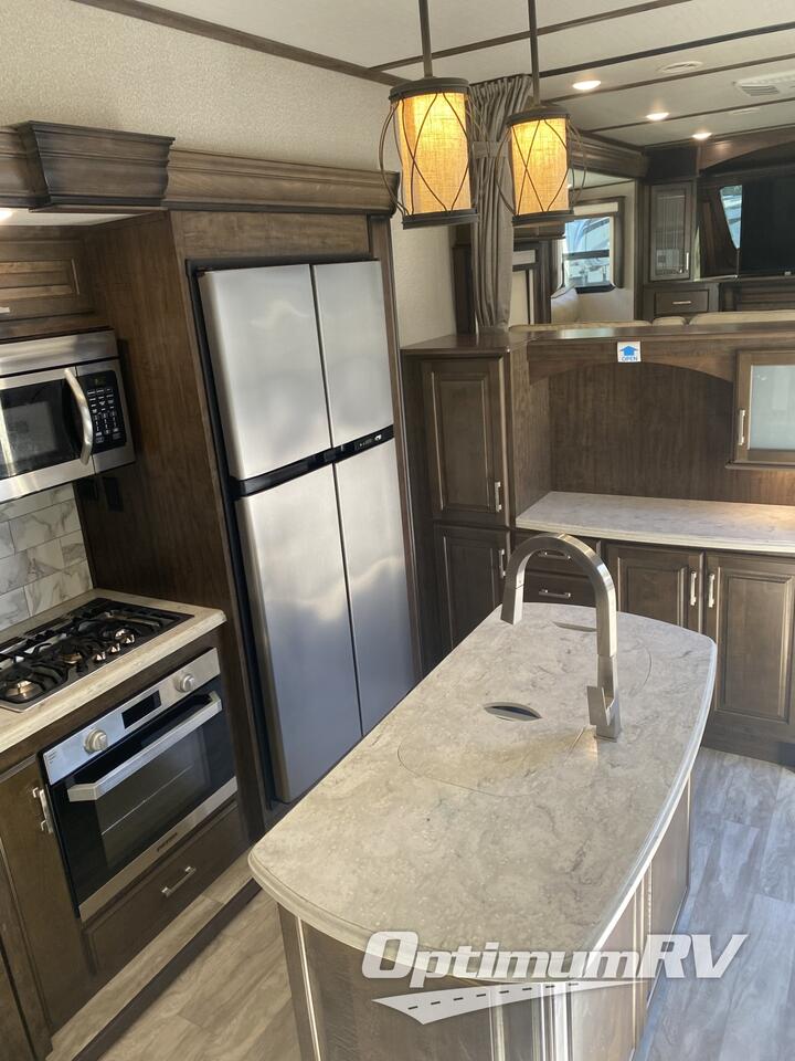 2021 Grand Design Solitude 380FL Photo 14