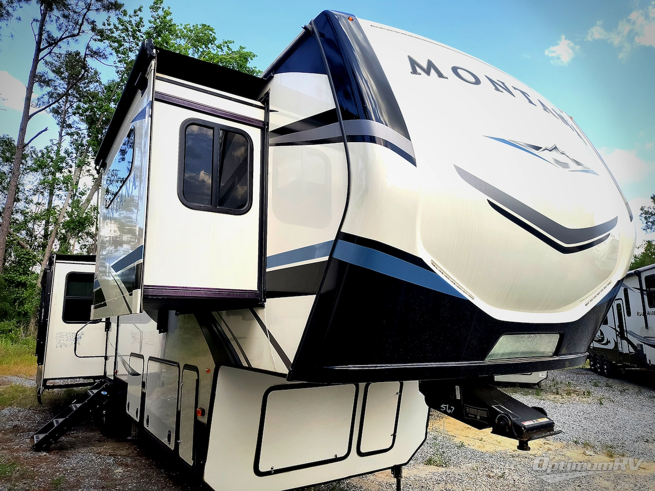 2021 Keystone Montana 3781RL Photo 1