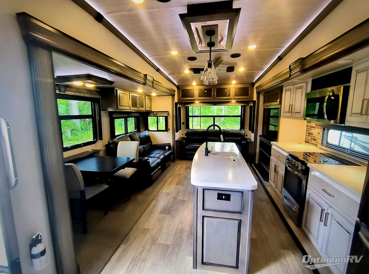 2021 Keystone Montana 3781RL Photo 4