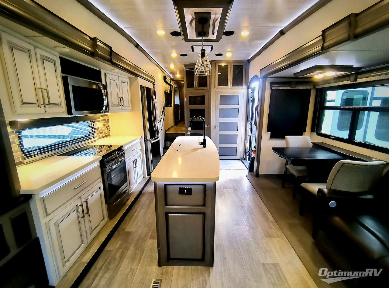 2021 Keystone Montana 3781RL Photo 5