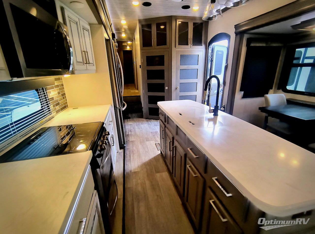 2021 Keystone Montana 3781RL Photo 10