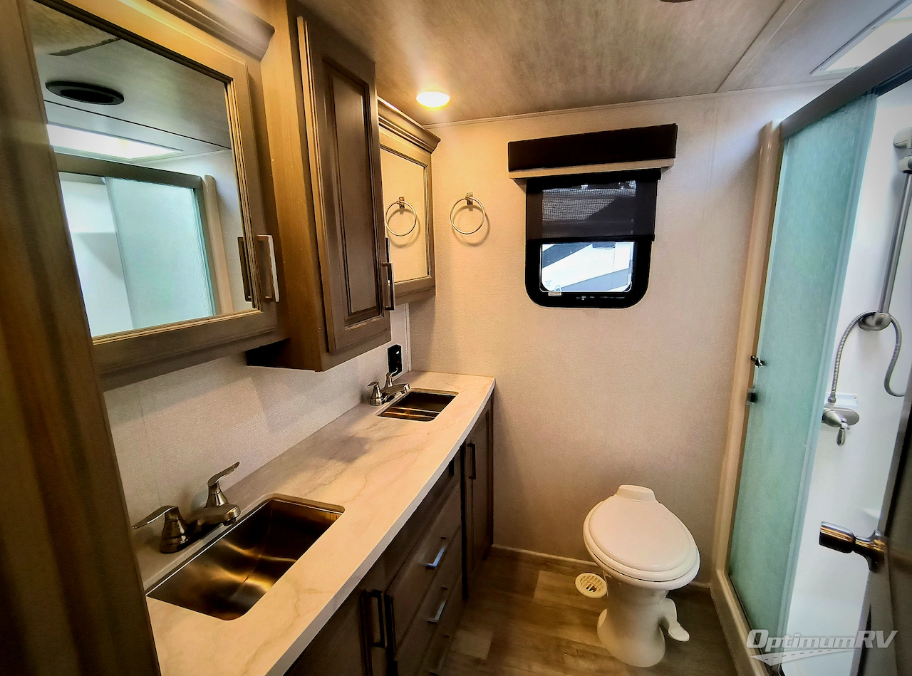2021 Keystone Montana 3781RL Photo 13